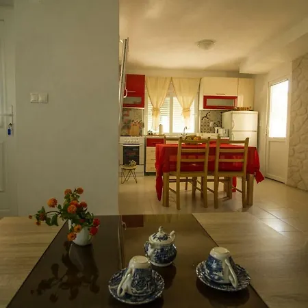 Apartment House Jana Rukavac (Vis)